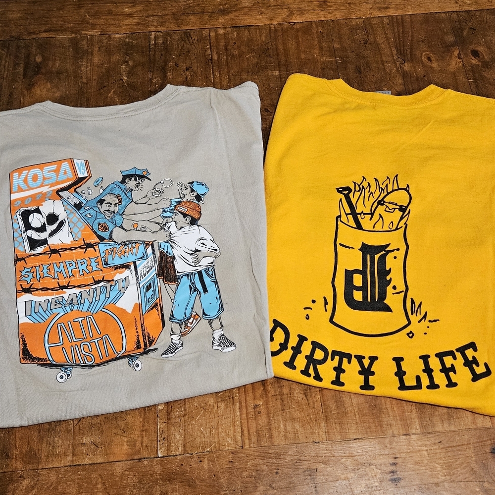 Mens Lot of 2 Skater T Shirts Size Large